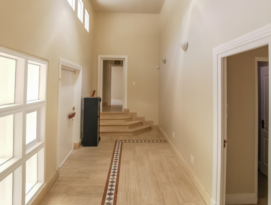 6 Bedroom Property for Sale in San Michel Western Cape